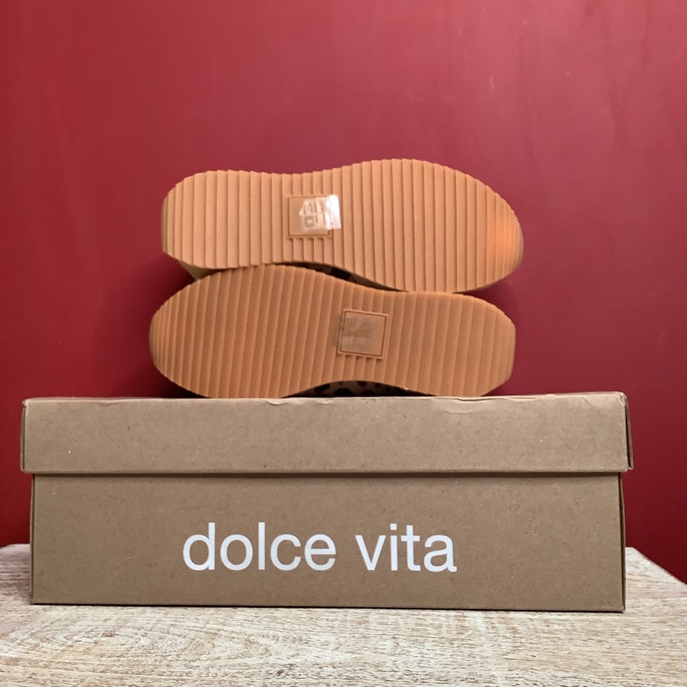 DOLCE VITA (NWT) 7.5 Lt Leopard Suede Sneakers Lace Up Round Toe Stella Footbed - Picture 11 of 12